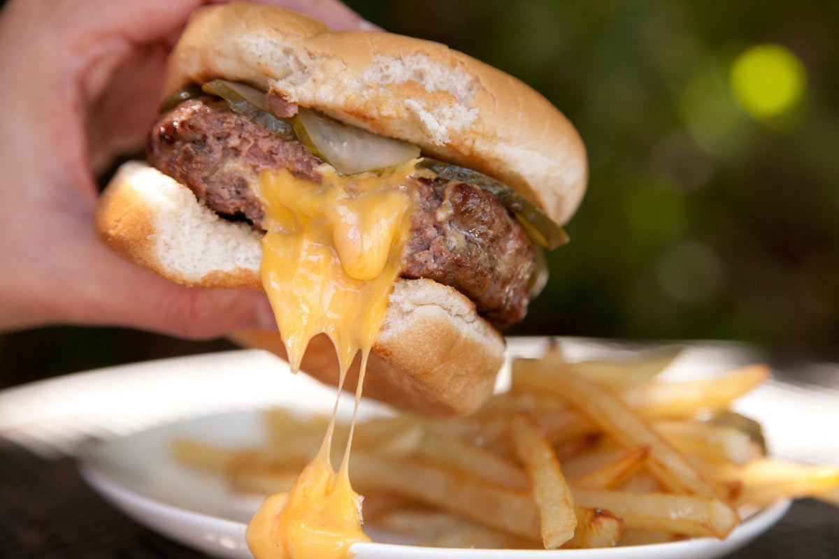 The Juicy Lucy Burger A K A Juicy Lucy Oregon Cattlemen S Association